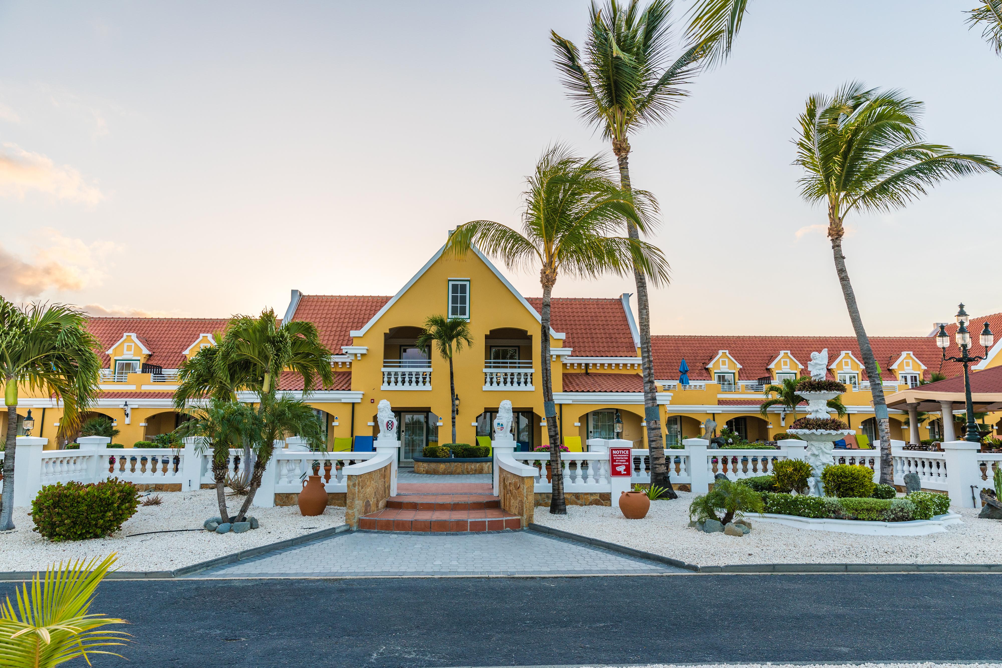 Amsterdam Manor Beach Resort Palm Beach Exterior foto