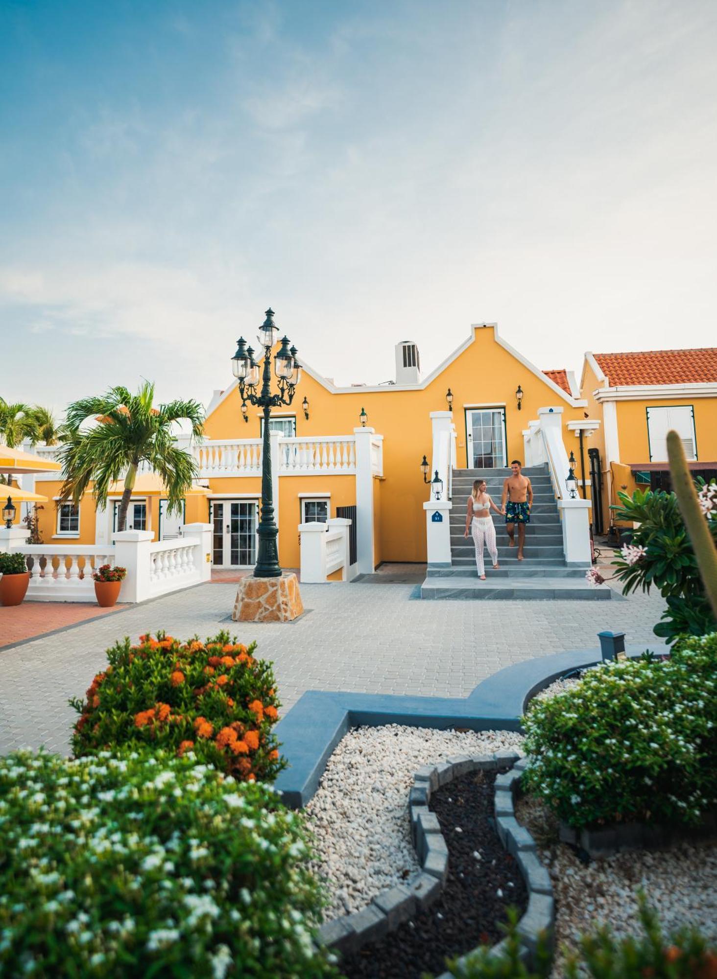 Amsterdam Manor Beach Resort Palm Beach Exterior foto